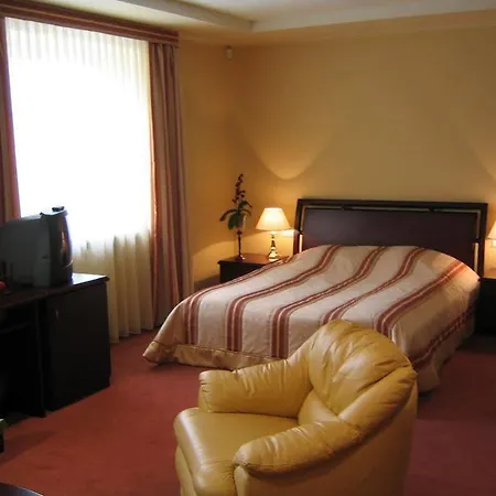 Hotel Hof Garden 4*