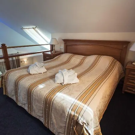 Hotel Hof Garden 4*